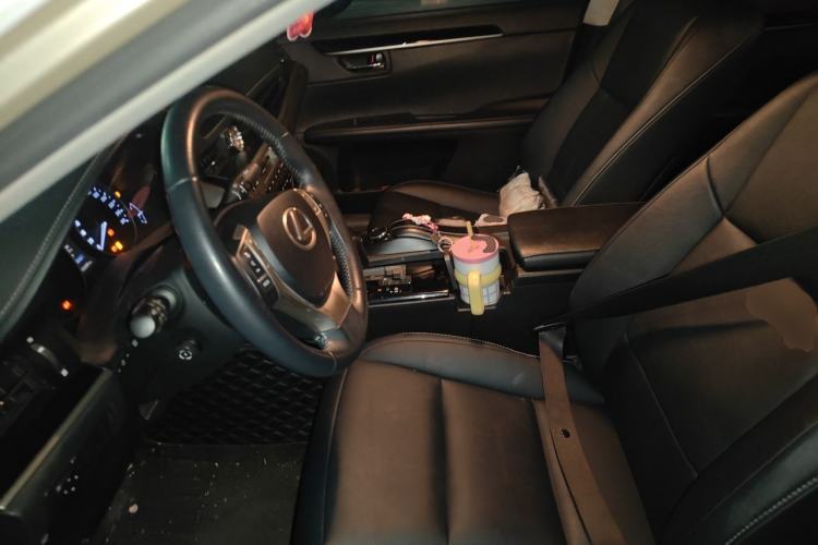 Used Lexus ES 2013 300h Elite Edition Left Front Seat