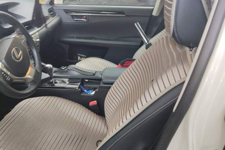 Used Lexus ES 2013 300h Elite Edition Left Front Seat