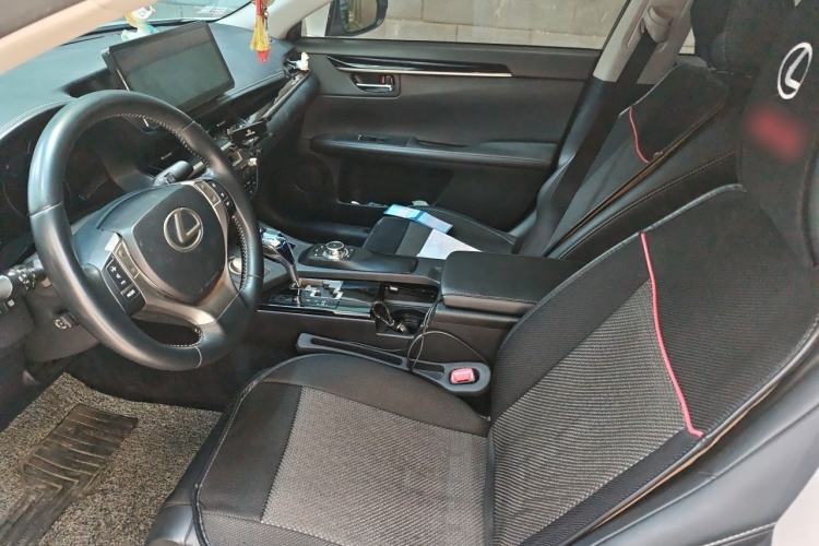 Used Lexus ES 2013 300h Elite Edition Left Front Seat