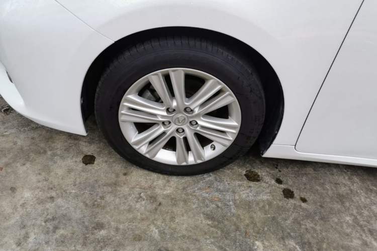 Used Lexus ES 2013 250 Elite Edition Left Front Wheel Hub
