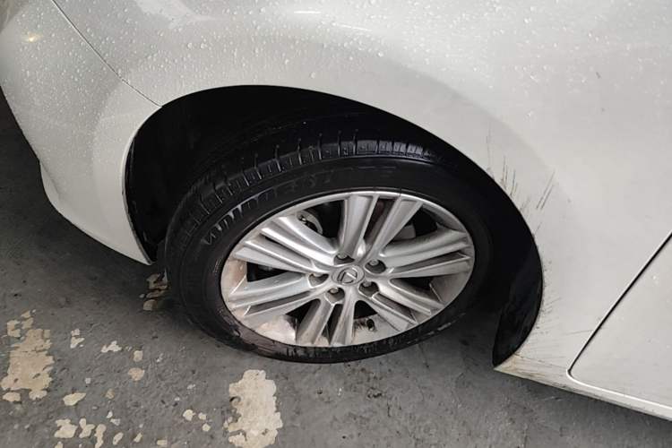 Used Lexus ES 2013 250 Elite Edition Left Front Wheel Hub