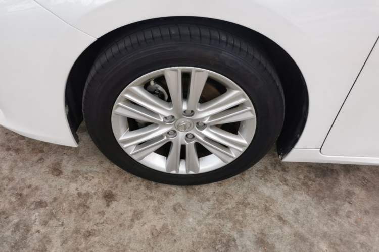 Used Lexus ES 2013 250 Elite Edition Left Front Wheel Hub