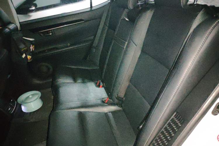 Used Lexus ES 2013 300h Elite Edition Left Rear Seat