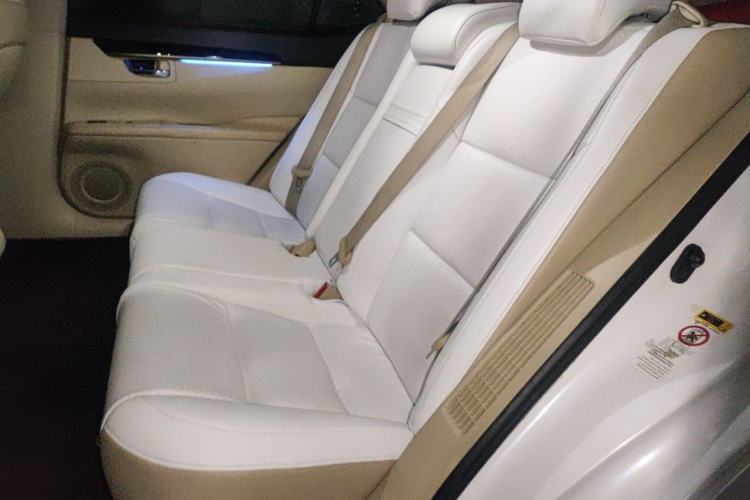 Used Lexus ES 2013 300h Elite Edition Left Rear Seat