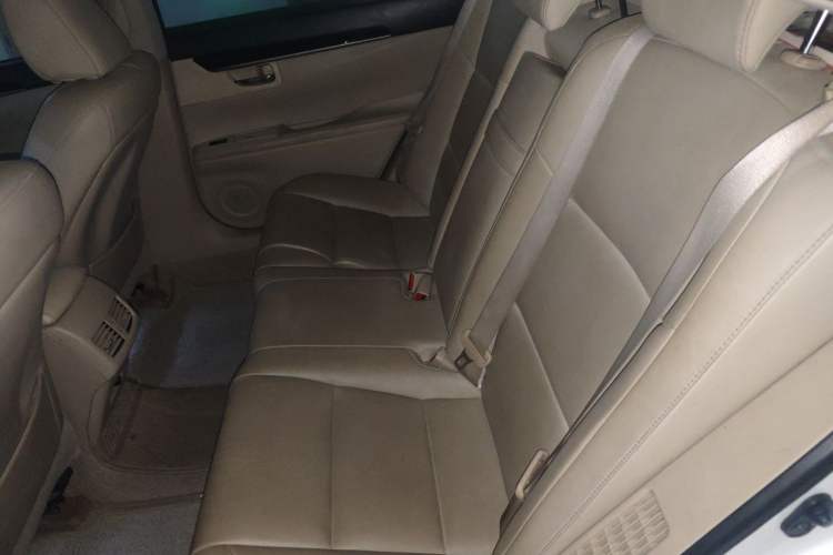 Used Lexus ES 2013 300h Elite Edition Left Rear Seat