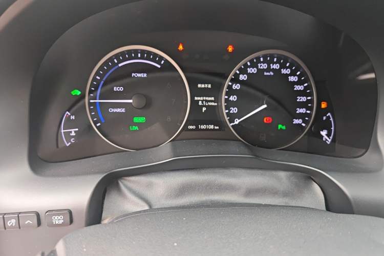 Used Lexus ES 2013 300h Luxury Edition Odometer Close Up