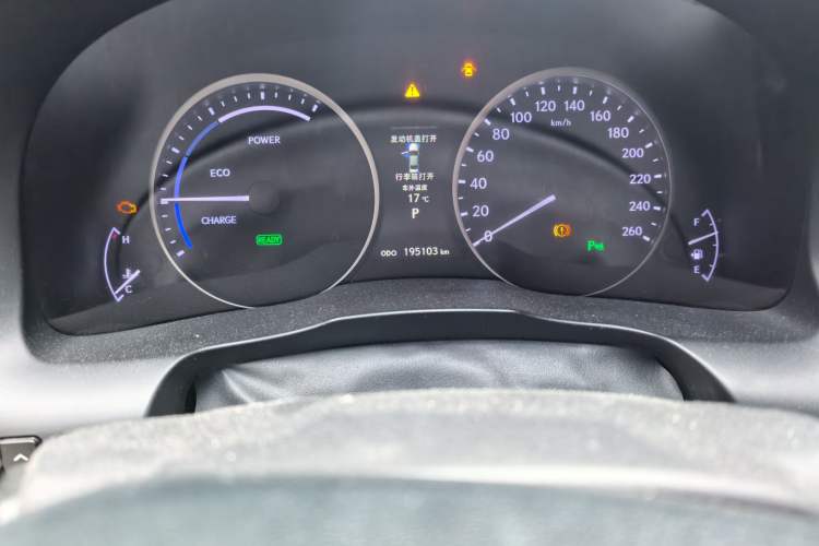 Used Lexus ES 2013 300h Elite Edition Odometer Close Up