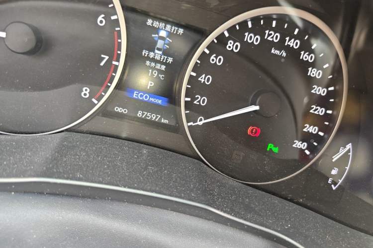 Used Lexus ES 2013 250 Elite Edition Odometer Close Up