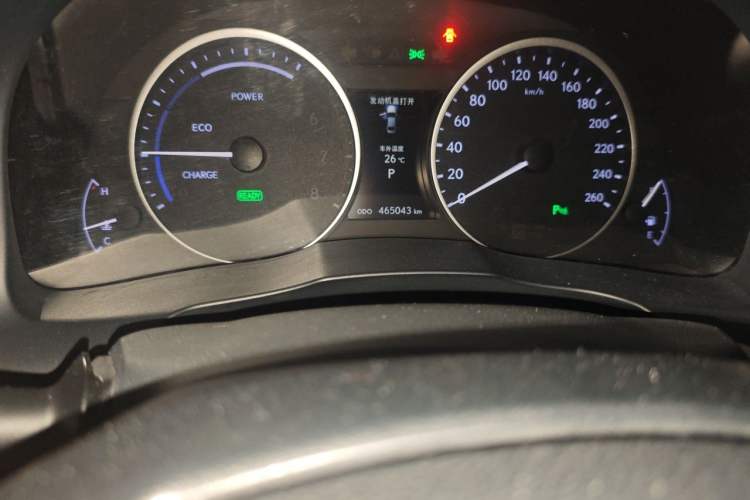 Used Lexus ES 2013 300h Elite Edition Odometer Close Up