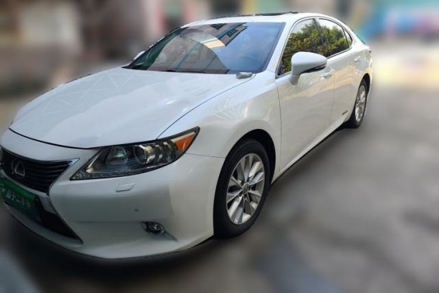 Used Lexus ES 2013 300h Elite Edition