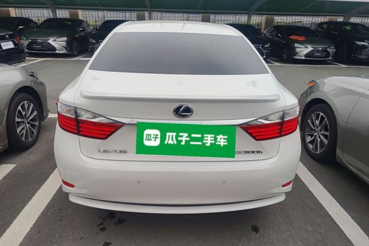 Used Lexus ES 2013 300h Elite Edition Rear