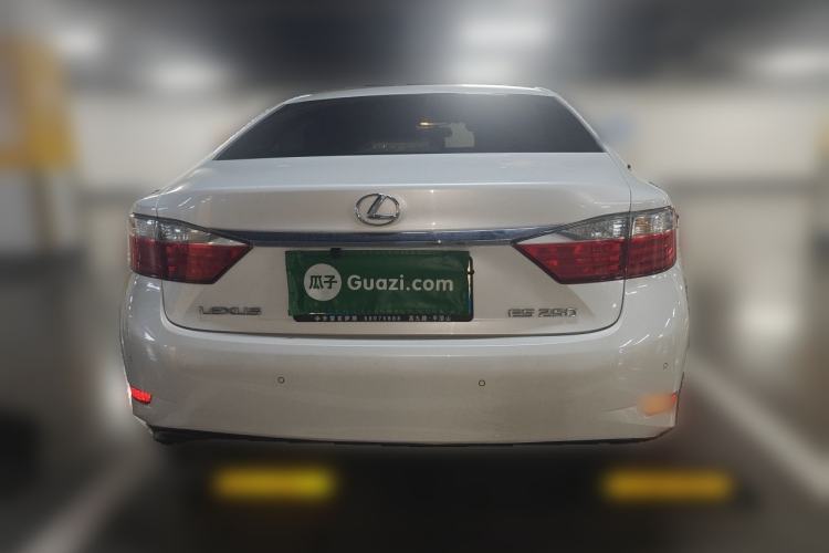 Used Lexus ES 2013 250 Elite Edition Rear