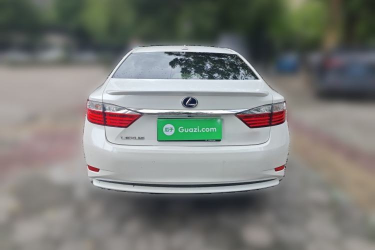 Used Lexus ES 2013 300h Luxury Edition Rear