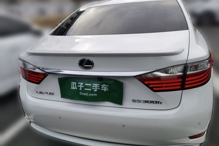 Used Lexus ES 2013 300h Elite Edition Rear