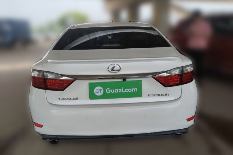 Used Lexus ES 2013 250 Elite Edition Rear