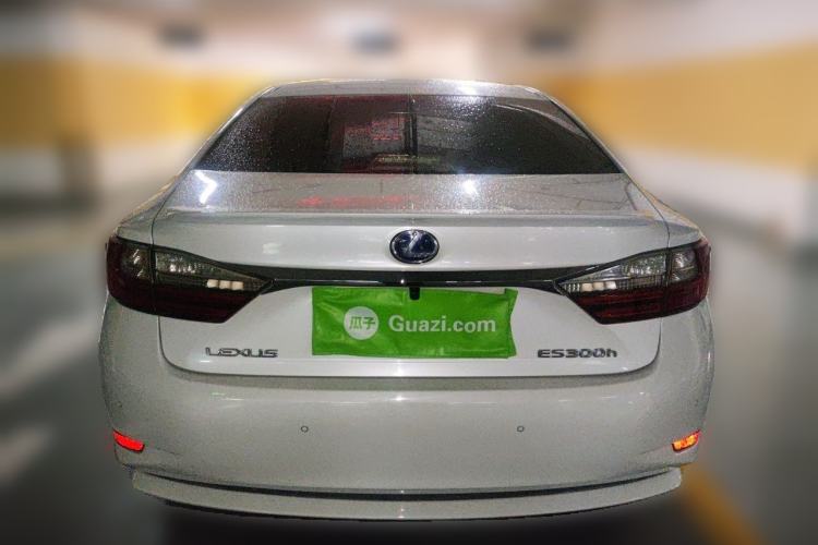 Used Lexus ES 2013 300h Elite Edition Rear