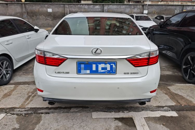Used Lexus ES 2013 250 Elite Edition Rear