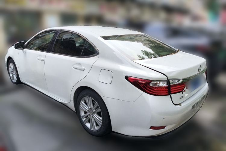 Used Lexus ES 2013 250 Elegant Edition Rear Left 45 Deg
