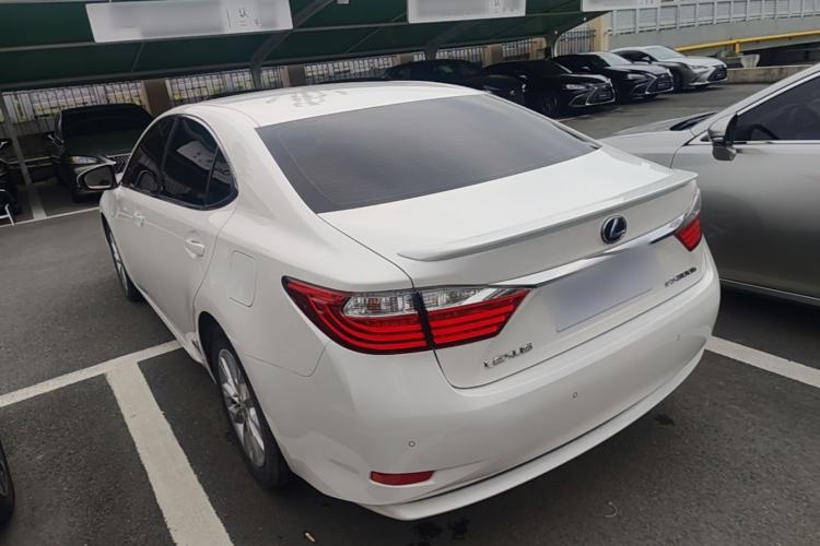 Used Lexus ES 2013 300h Elite Edition Rear Left 45 Deg