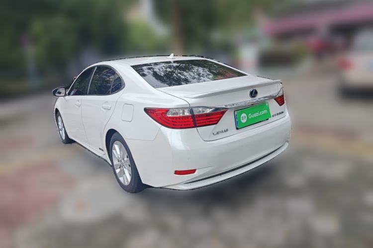 Used Lexus ES 2013 300h Luxury Edition Rear Left 45 Deg