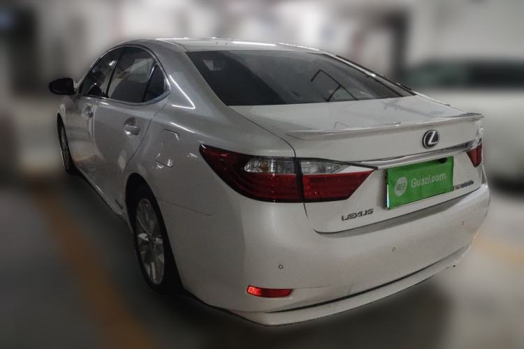 Used Lexus ES 2013 300h Elite Edition Rear Left 45 Deg