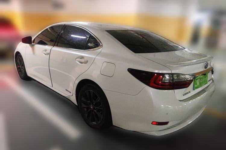 Used Lexus ES 2013 300h Elite Edition Rear Left 45 Deg