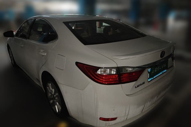 Used Lexus ES 2013 300h Elite Edition Rear Left 45 Deg