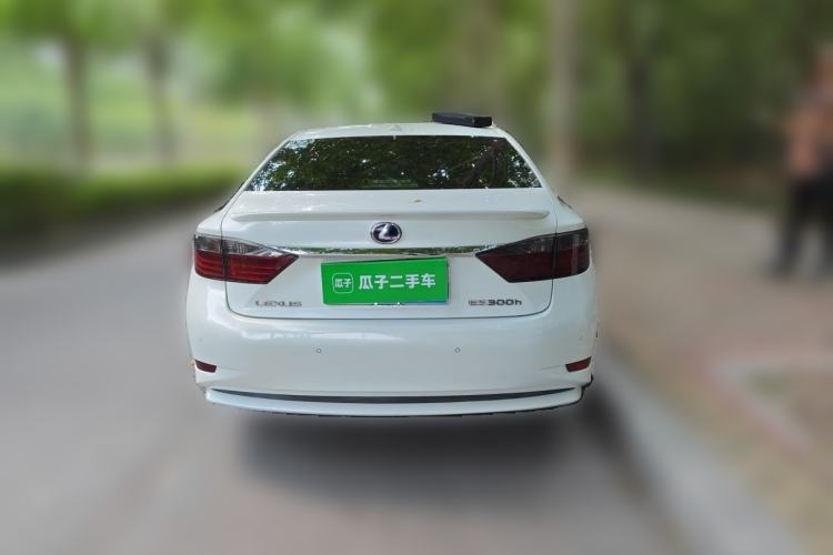 Used Lexus ES 2013 300h Elite Edition Rear