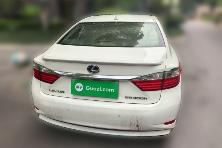 Used Lexus ES 2013 300h Elite Edition Rear