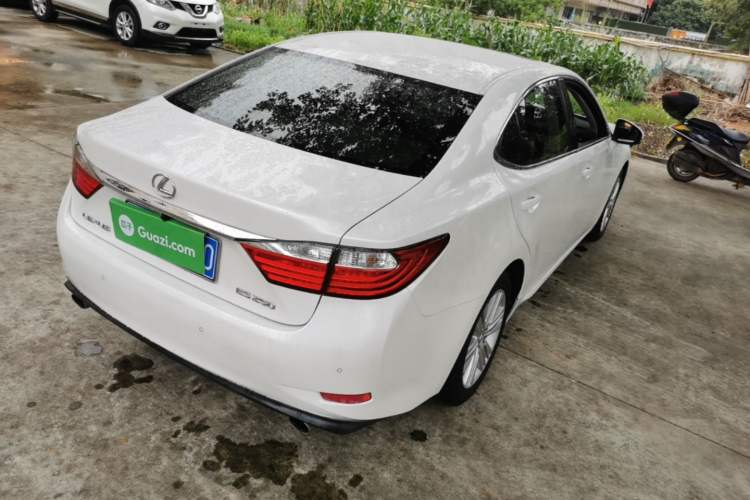 Used Lexus ES 2013 250 Elite Edition Rear Right 45 Deg