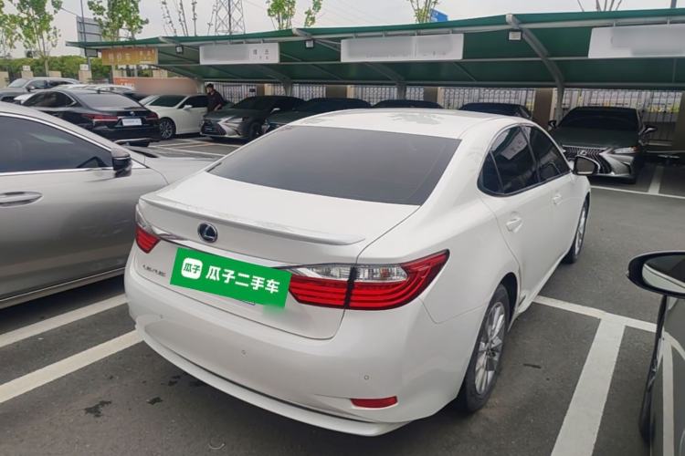 Used Lexus ES 2013 300h Elite Edition Rear Right 45 Deg