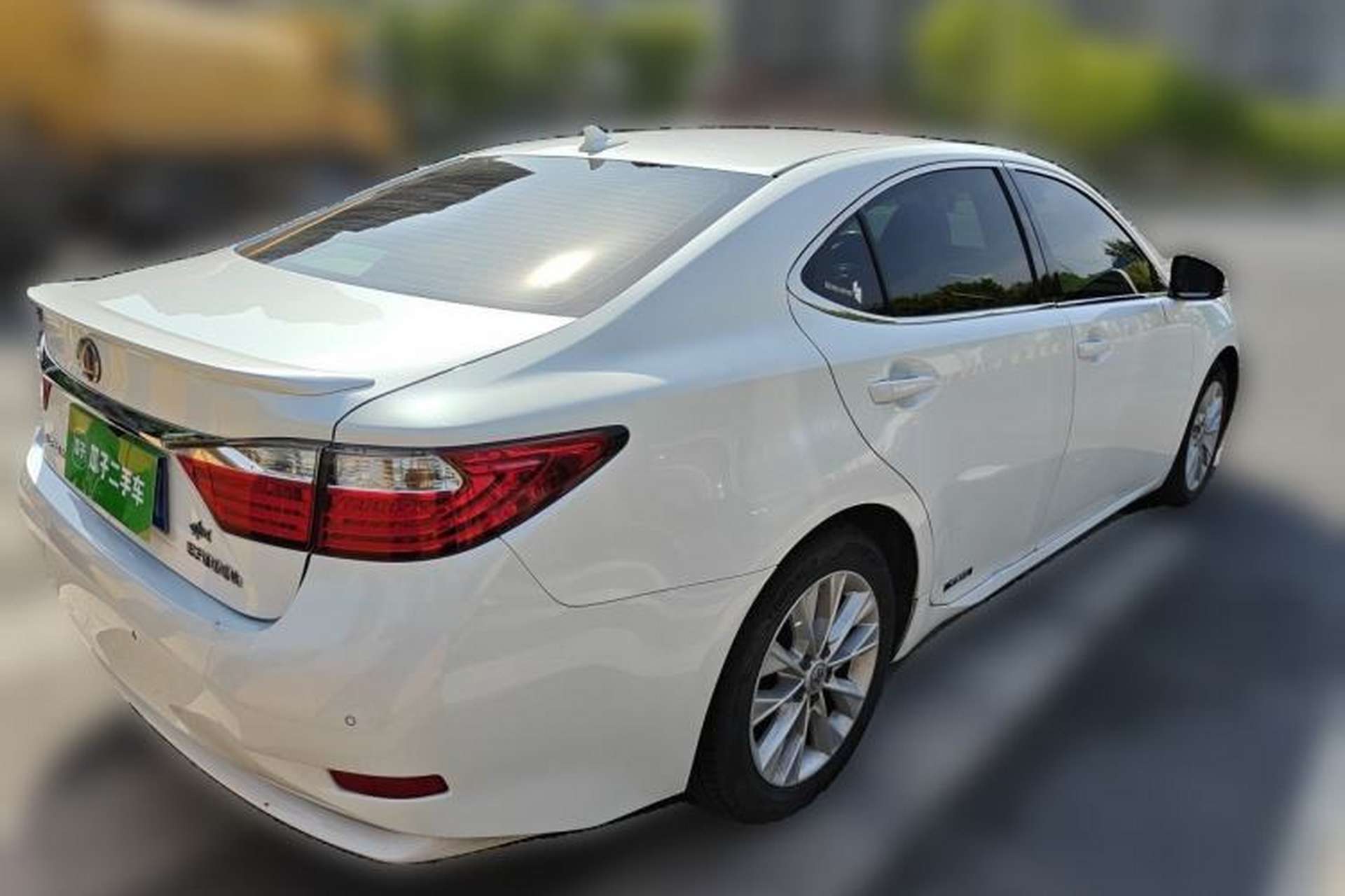 Used Lexus ES 2013 300h Elite Edition Rear Right 45 Deg