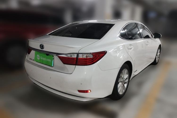 Used Lexus ES 2013 300h Elite Edition Rear Right 45 Deg