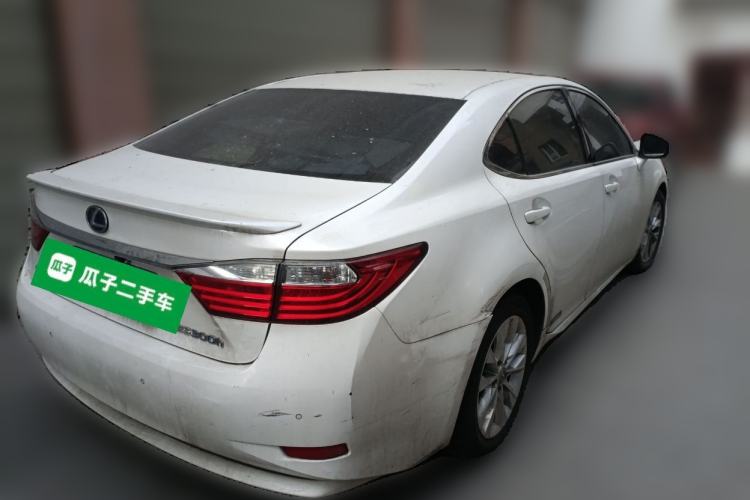 Used Lexus ES 2013 300h Elite Edition Rear Right 45 Deg