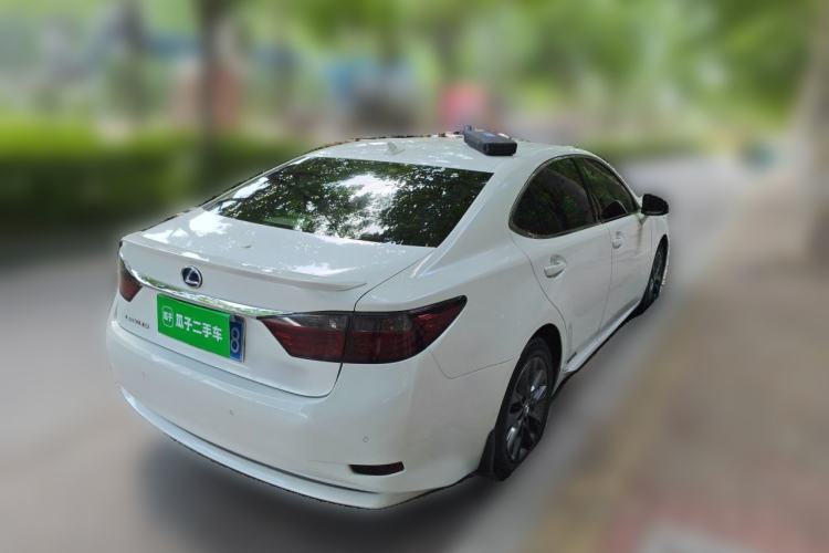 Used Lexus ES 2013 300h Elite Edition Rear Right 45 Deg
