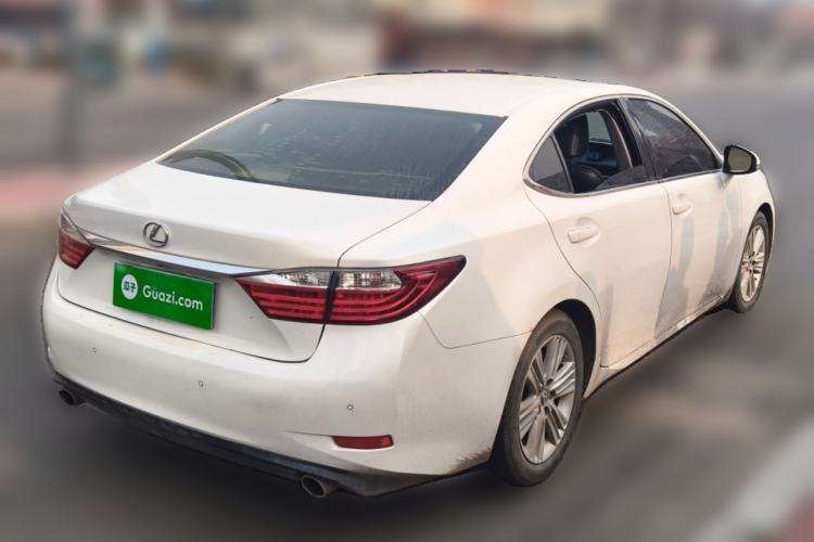 Used Lexus ES 2013 250 Elegant Edition Rear Right 45 Deg