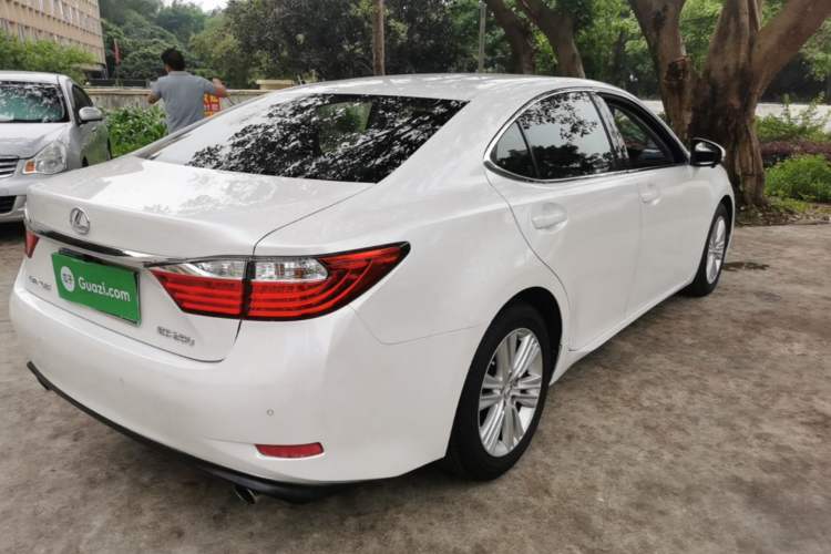 Used Lexus ES 2013 250 Elite Edition Rear Right 45 Deg