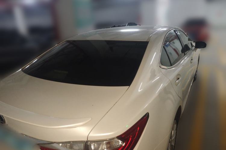Used Lexus ES 2013 300h Elite Edition Rear