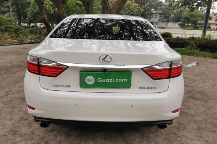Used Lexus ES 2013 250 Elite Edition Rear