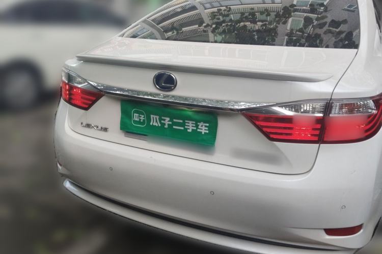Used Lexus ES 2013 300h Elite Edition Rear