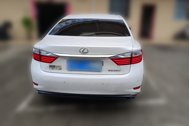Used Lexus ES 2013 250 Elegant Edition Rear