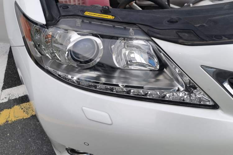 Used Lexus ES 2013 300h Elite Edition Right Front Headlight
