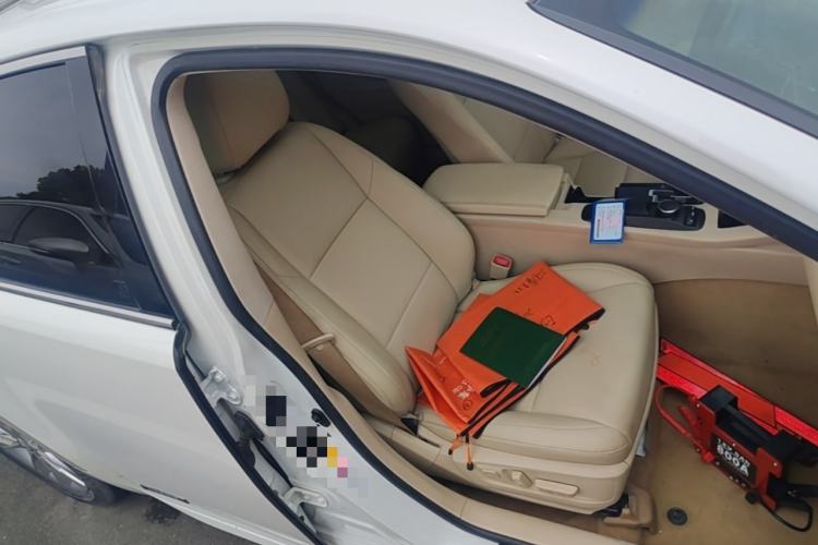 Used Lexus ES 2013 300h Elite Edition Right Front Seat
