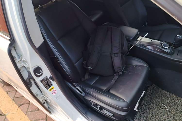 Used Lexus ES 2013 300h Elite Edition Right Front Seat