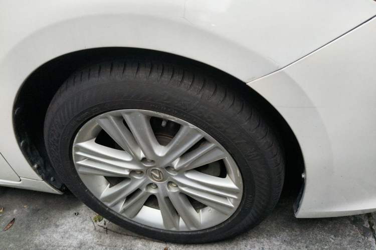 Used Lexus ES 2013 250 Elegant Edition Right Front Wheel Hub