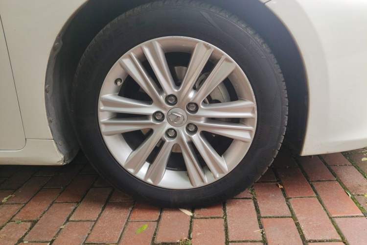 Used Lexus ES 2013 250 Elite Edition Right Front Wheel Hub