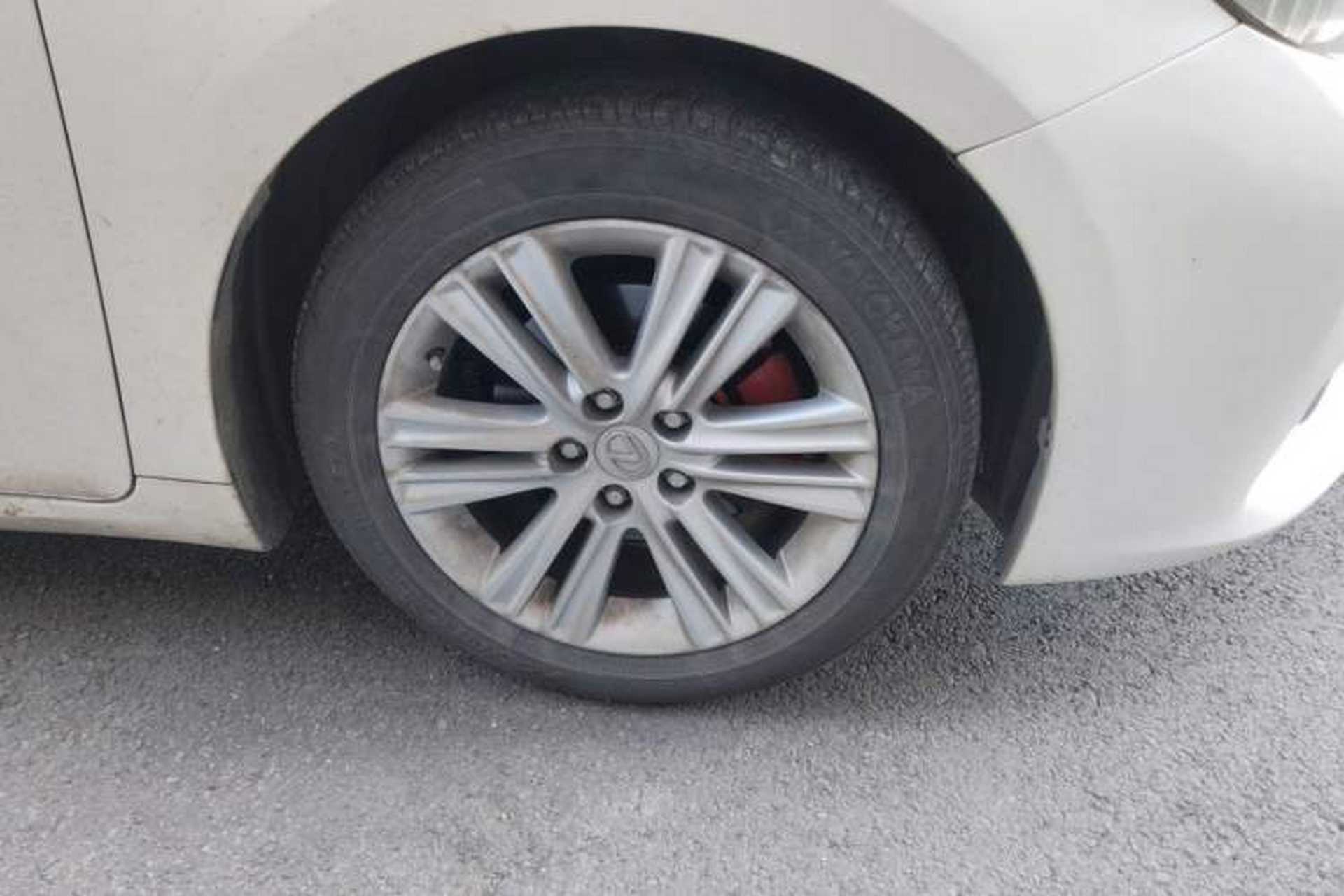Used Lexus ES 2013 250 Elite Edition Right Front Wheel Hub