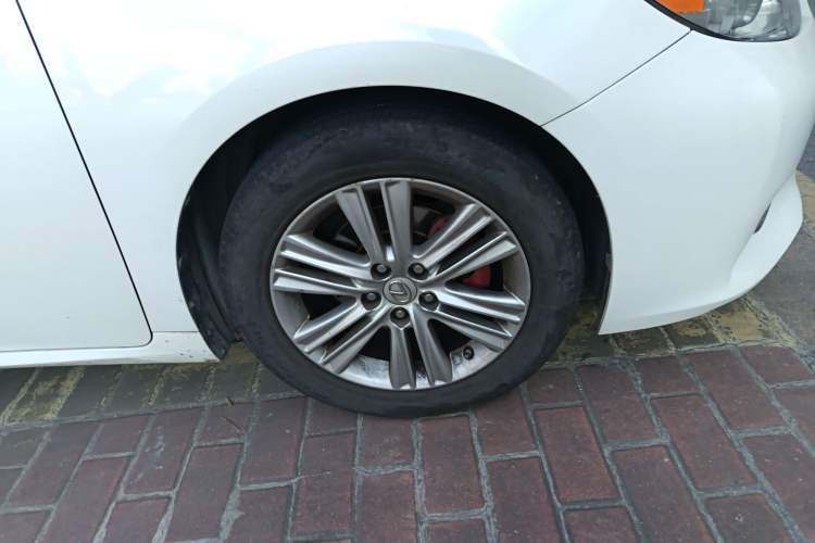 Used Lexus ES 2013 250 Elite Edition Right Front Wheel Hub