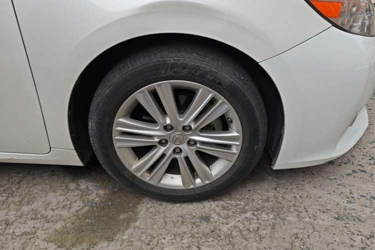 Used Lexus ES 2013 250 Elite Edition Right Front Wheel Hub