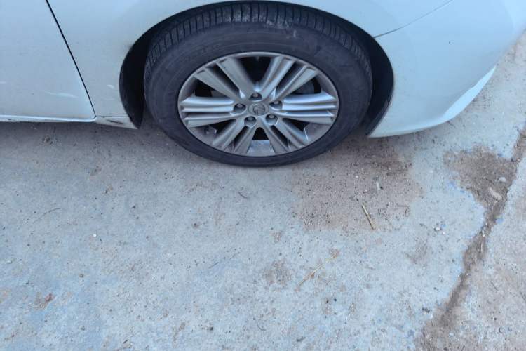 Used Lexus ES 2013 250 Elite Edition Right Front Wheel Hub
